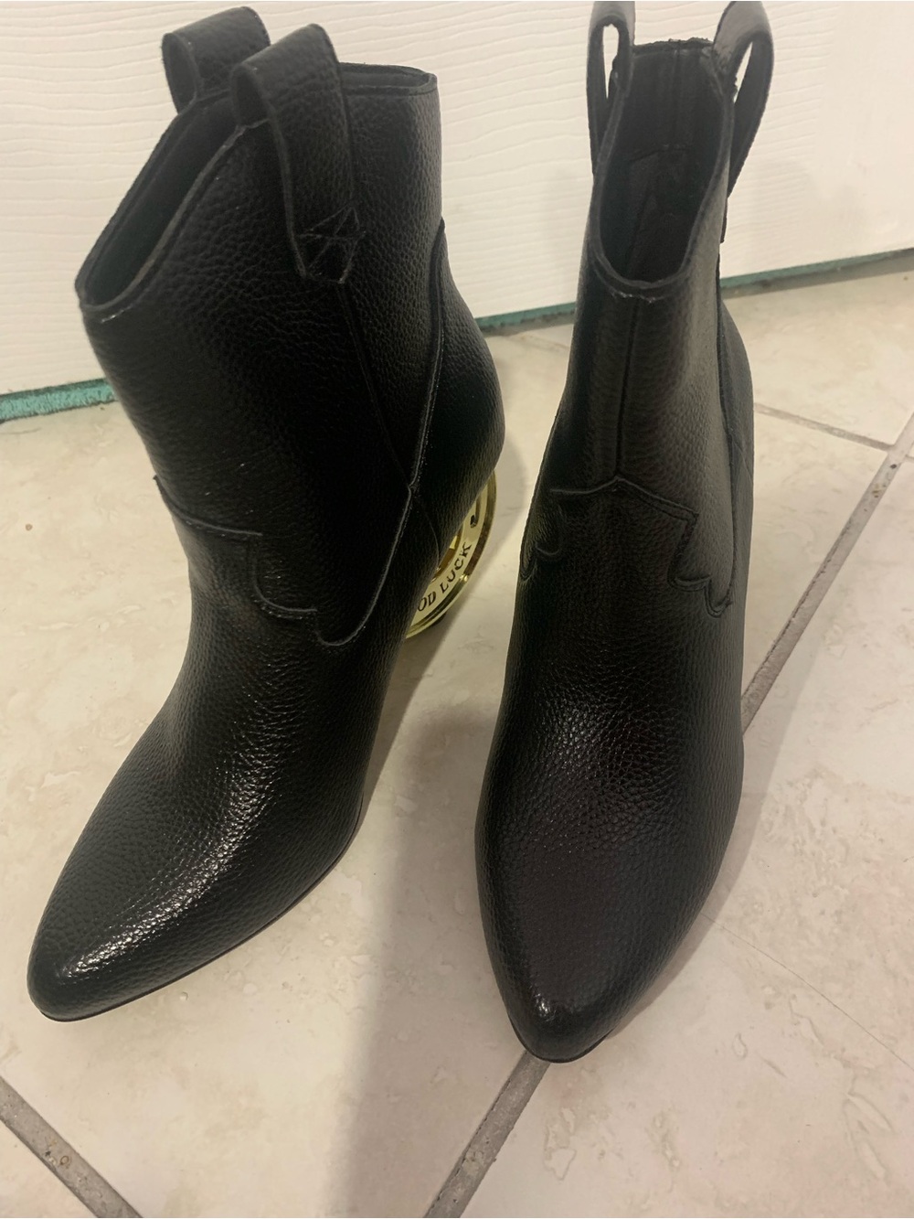 Katy Perry Collections Black Horseshoe curve Pointed Ankle Booties. Size 6.